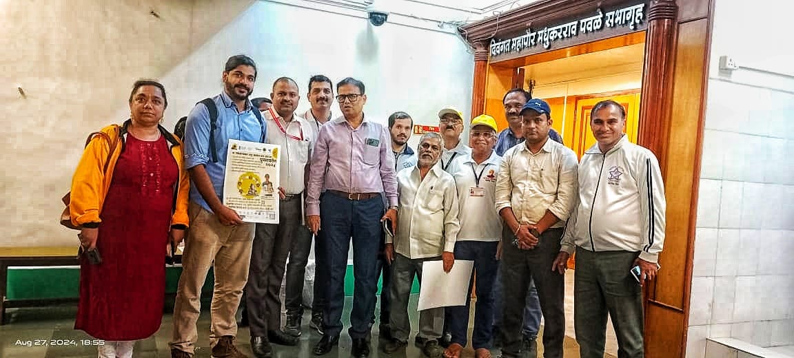 Punaravartan Team With Sanjay Kulkarni, Head of Environment Department, PCMC and other PCMC NGO Representatives Punaravartan Team With Sanjay Kulkarni, Head of Environment Department, PCMC and other PCMC NGO Representatives